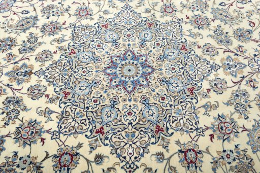 Central medallion detail of 2000s Nain rug from Iran / Persia