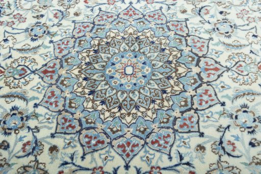 Central medallion detail of Unknown Nain rug from Iran / Persia