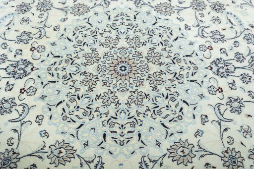 Central medallion detail of 2000s Nain rug from Iran / Persia