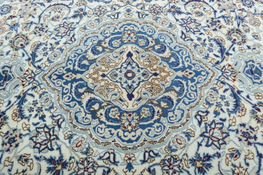 Central medallion detail of 2000s Nain rug from Iran / Persia