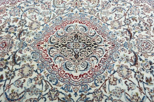 Central medallion detail of 2000s Nain rug from Iran / Persia