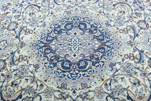 Central medallion detail of 2000s Nain rug from Iran / Persia