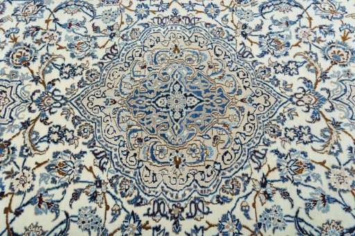 Central medallion detail of 2000s Nain rug from Iran / Persia