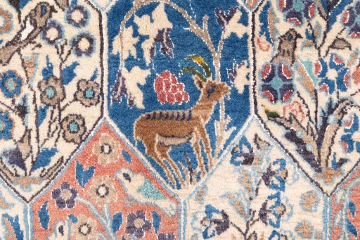 Corner detail of 2004s Nain rug showing border pattern and Wool pile