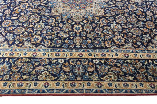 Corner detail of 2000s Najafabad rug showing border pattern and Wool pile