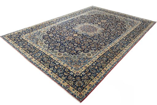 Corner detail of 2000s Najafabad rug showing border pattern and Wool pile