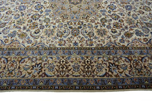Corner detail of 2000s Najafabad rug showing border pattern and Wool pile