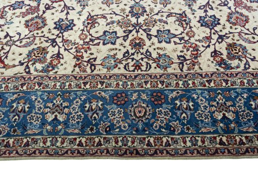Corner detail of 2000s Najafabad rug showing border pattern and Wool pile