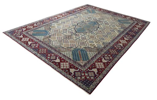 Corner detail of 2000s Najafabad rug showing border pattern and Wool pile