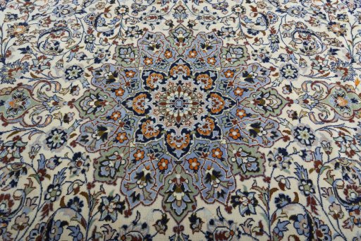 Central medallion detail of 2000s Najafabad rug from Iran / Persia