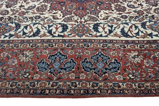 Corner detail of 1930s Najafabad rug showing border pattern and Wool pile