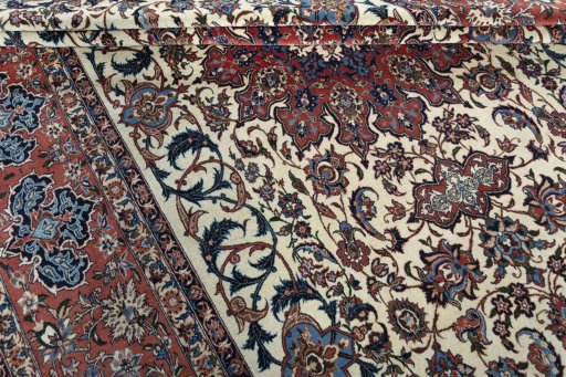Close-up detail of 1930s Najafabad rug from Iran / Persia showing Wool weave