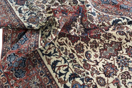 Surface texture of 1930s Najafabad rug with natural Wool and intricate pattern