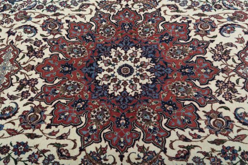 Central medallion detail of 1930s Najafabad rug from Iran / Persia