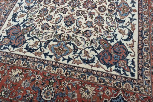 Close-up detail of 1930s Najafabad rug from Iran / Persia showing Wool weave