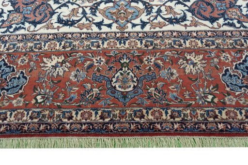 Full view of 1930s Najafabad rug from Iran / Persia, 360 × 212 cm in Beige tones