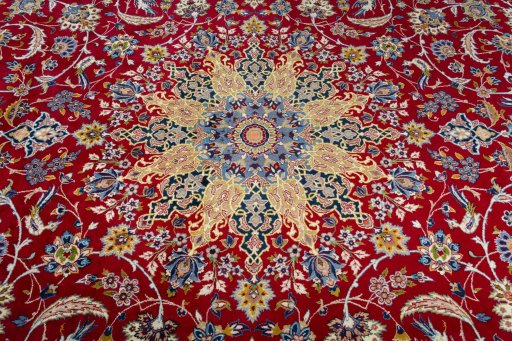 Central medallion detail of 2000s Najafabad rug from Iran / Persia