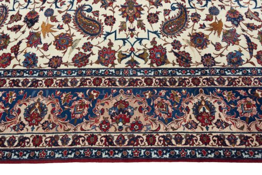 Corner detail of 1950s Najafabad rug showing border pattern and Wool pile
