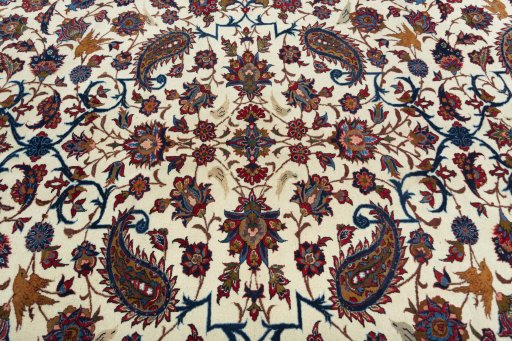 Central medallion detail of 1950s Najafabad rug from Iran / Persia