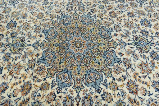 Central medallion detail of 2000s Najafabad rug from Iran / Persia