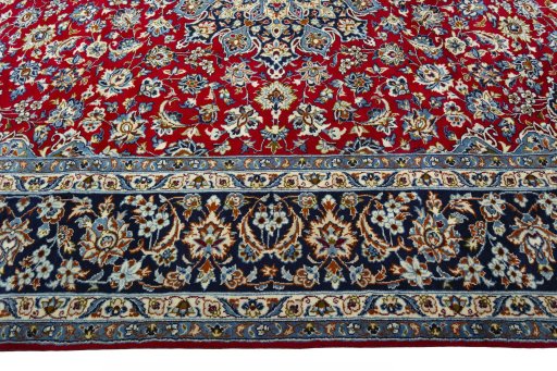 Corner detail of 2000s Najafabad rug showing border pattern and Wool pile