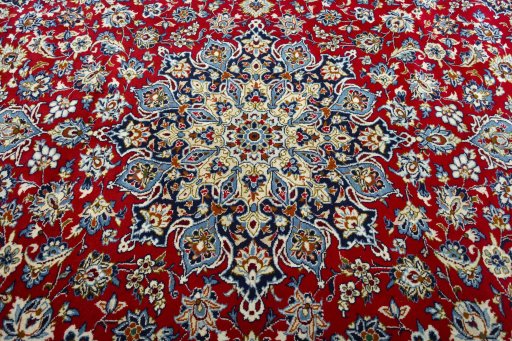 Central medallion detail of 2000s Najafabad rug from Iran / Persia