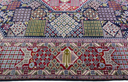 Corner detail of Unknown Najafabad rug showing border pattern and Wool pile