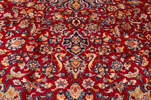 Corner detail of 1990s Najafabad rug showing border pattern and Wool pile