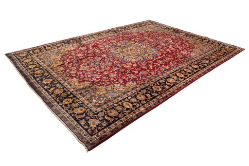 Close-up detail of 1990s Najafabad rug from Iran / Persia showing Wool weave