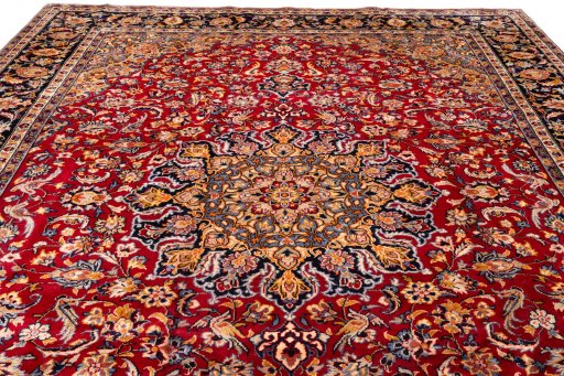 Full view of 1990s Najafabad rug from Iran / Persia, 400 × 290 cm in Red tones