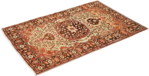 Corner detail of 1900s Sarough rug showing border pattern and Wool pile