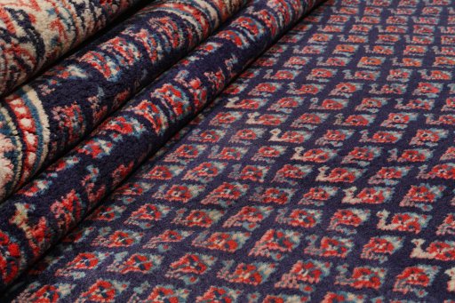 Central medallion detail of 1960s Sarough rug from Iran / Persia