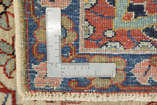 Corner detail of 1920s Sarough rug showing border pattern and Wool pile