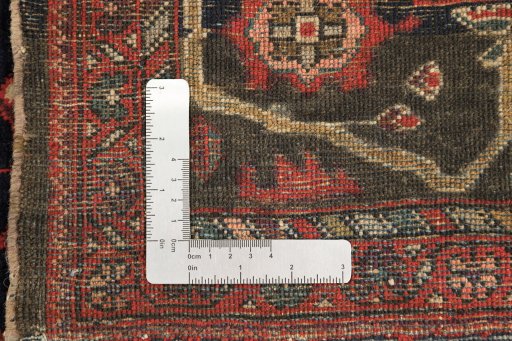 Full view of 1900s Sarough rug from Iran / Persia, 200 × 127 cm in Red tones