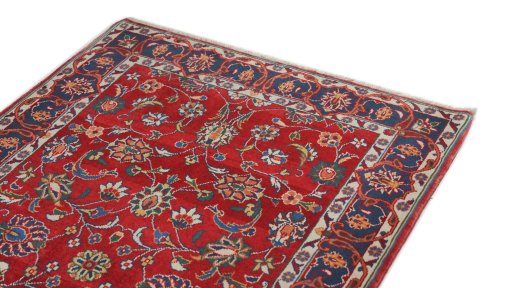 Surface texture of New Sarough rug with natural Wool and intricate pattern