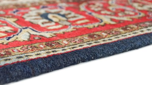 Central medallion detail of 1960s Sarough rug from Iran / Persia