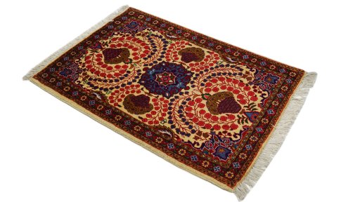 Corner detail of 1950s Sarough rug showing border pattern and Wool pile