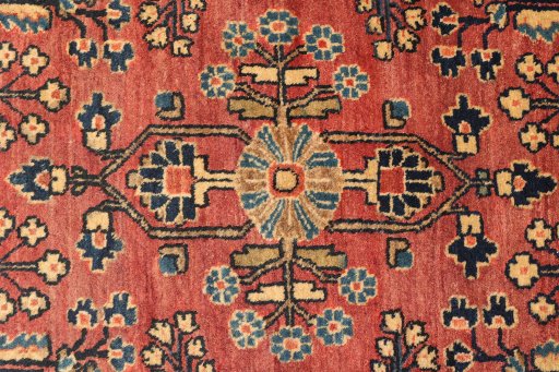Close-up detail of 1920s Sarough rug from Iran / Persia showing Wool weave