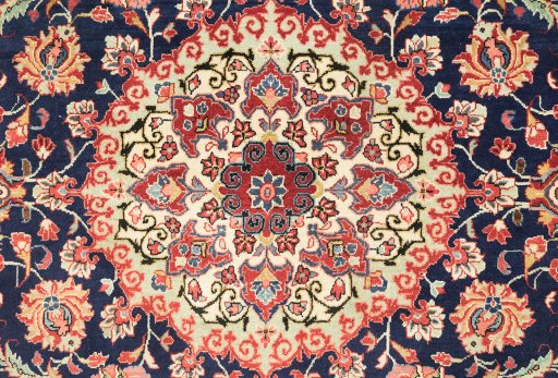Central medallion detail of 1950s Sarough rug from Iran / Persia