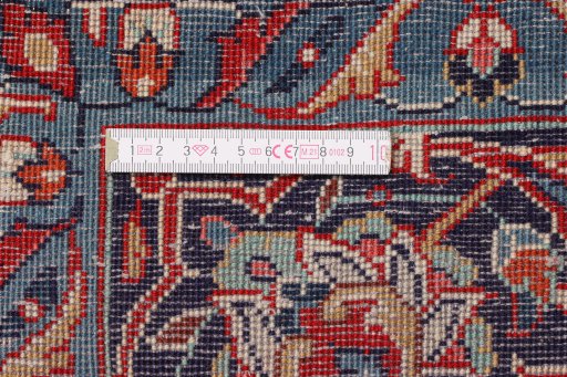 Central medallion detail of 1960s Sarough rug from Iran / Persia