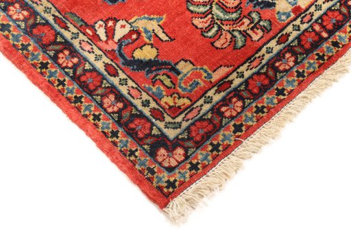Central medallion detail of 1920s Sarough rug from Iran / Persia