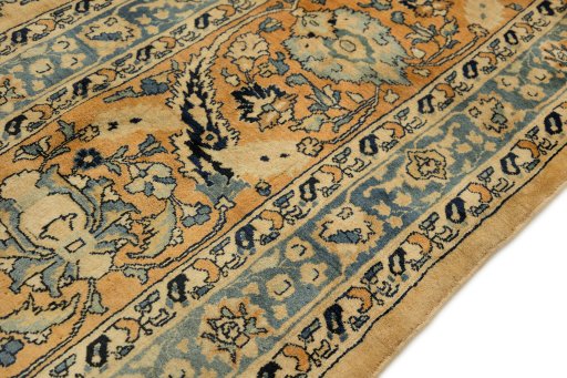 Central medallion detail of 1940s Sarough rug from Iran / Persia