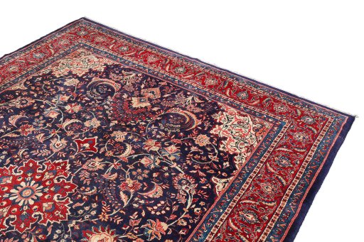Surface texture of 1990s Sarough rug with natural Wool and intricate pattern