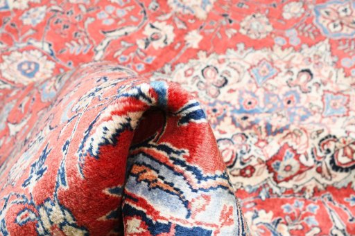 Close-up detail of 2000s Sarough rug from Iran / Persia showing Cork weave