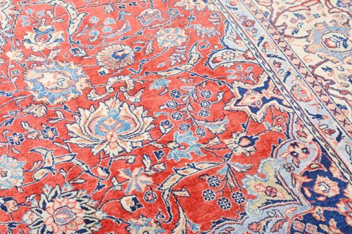 Close-up detail of 2000s Sarough rug from Iran / Persia showing Cork weave