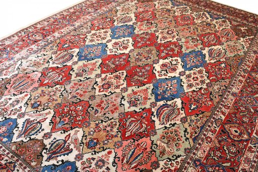 Surface texture of 2000s Sarough rug with natural Wool and intricate pattern
