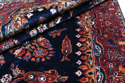Full view of 1930s Sarough rug from Iran / Persia, 197 × 138 cm in Blue tones