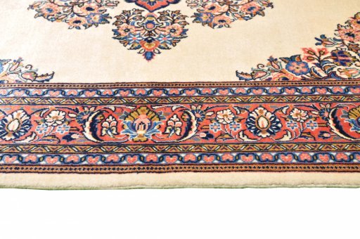 Close-up detail of 2000s Sarough rug from Iran / Persia showing Cork weave