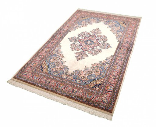 Close-up detail of 2000s Sarough rug from Iran / Persia showing Cork weave
