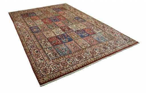Corner detail of 2000s Sarough rug showing border pattern and Wool pile